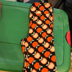 Apple leggings